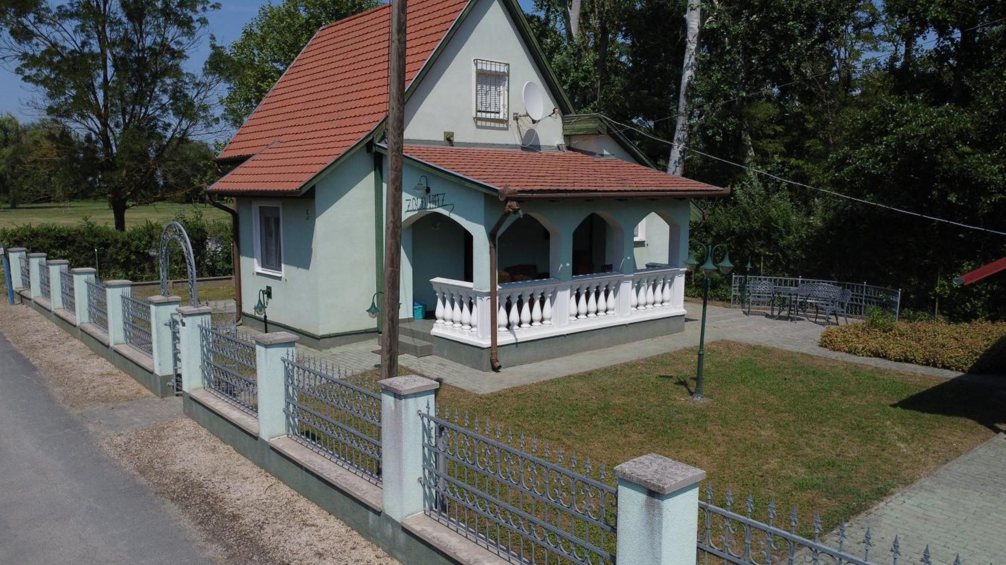 Zoeldhaz * Balatonmáriafürdő