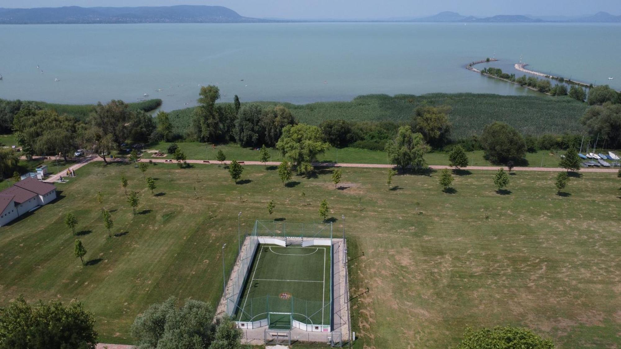 Zoeldhaz * Balatonmáriafürdő