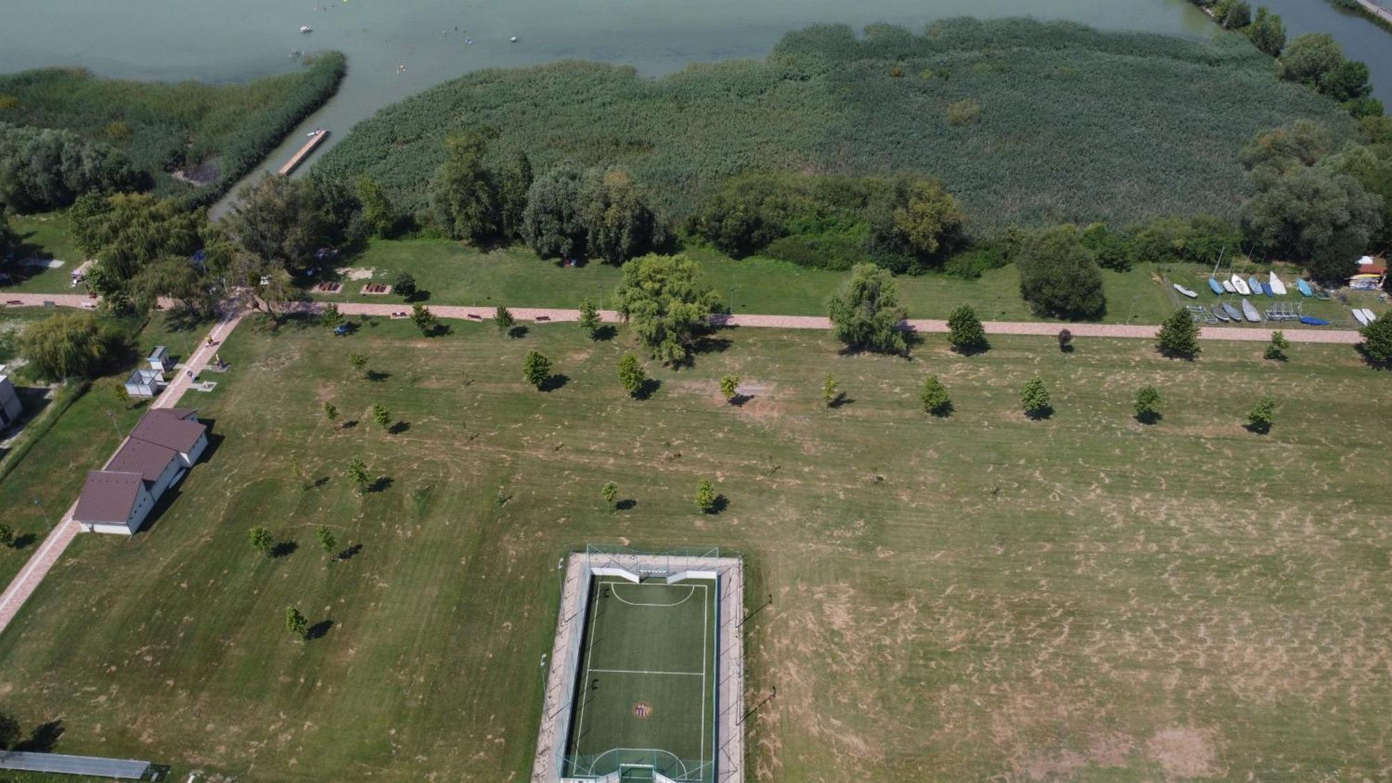Zoeldhaz * Balatonmáriafürdő