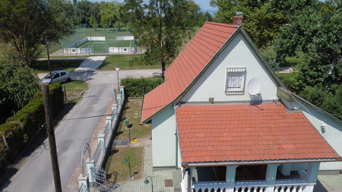 Zoeldhaz Apartament