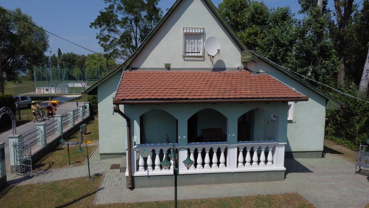 Zoeldhaz Apartament *