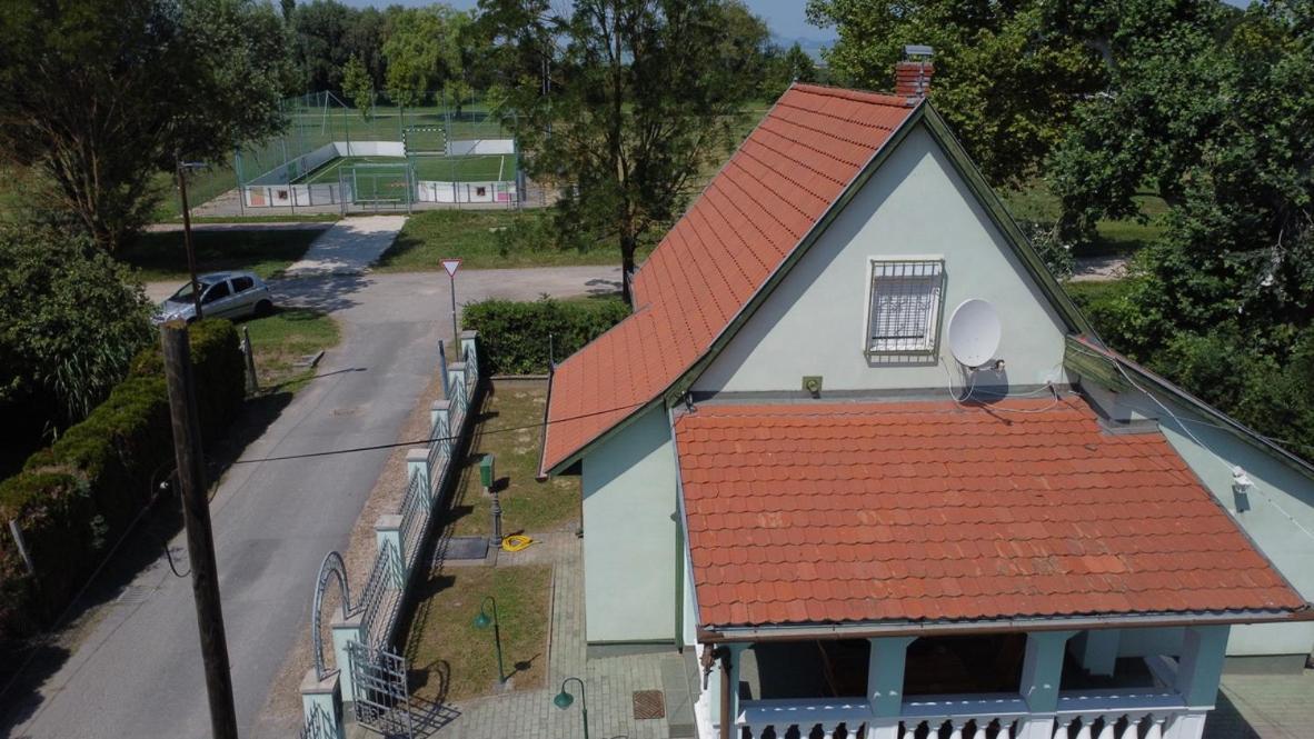 Zoeldhaz Apartament Balatonmáriafürdő