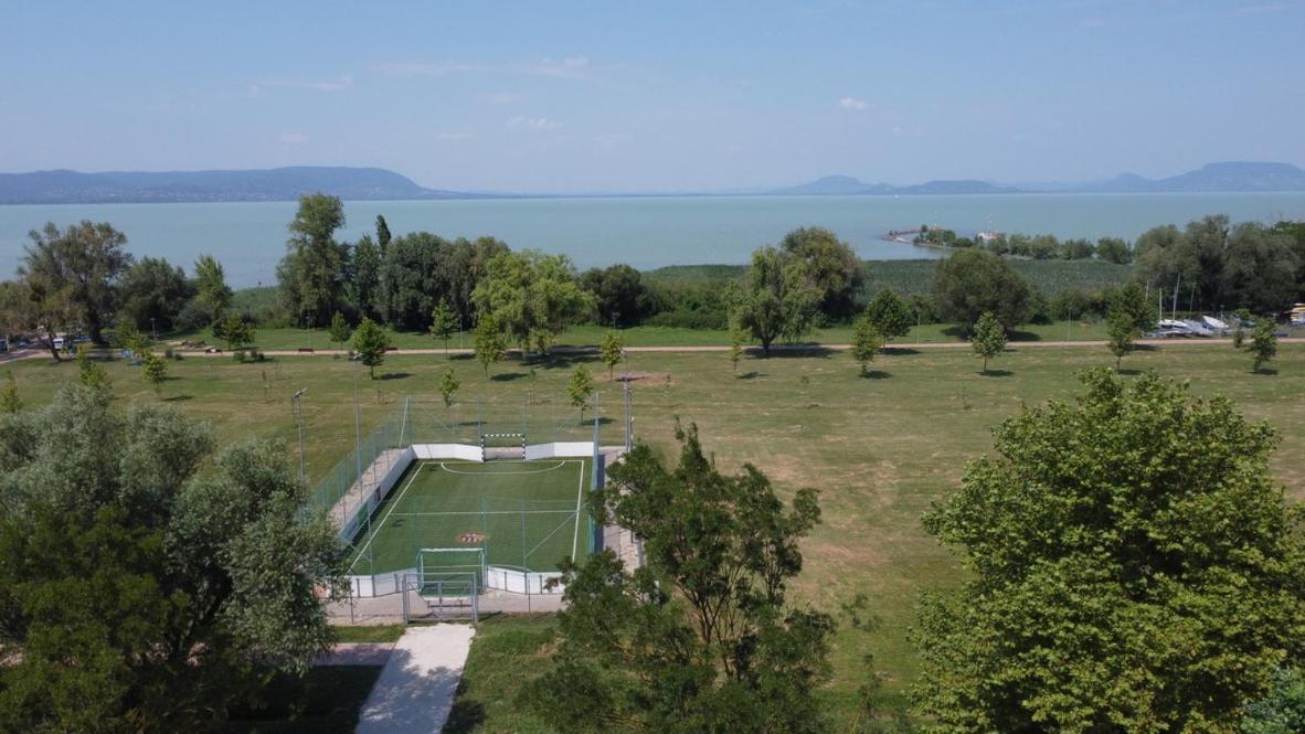 Zoeldhaz * Balatonmáriafürdő